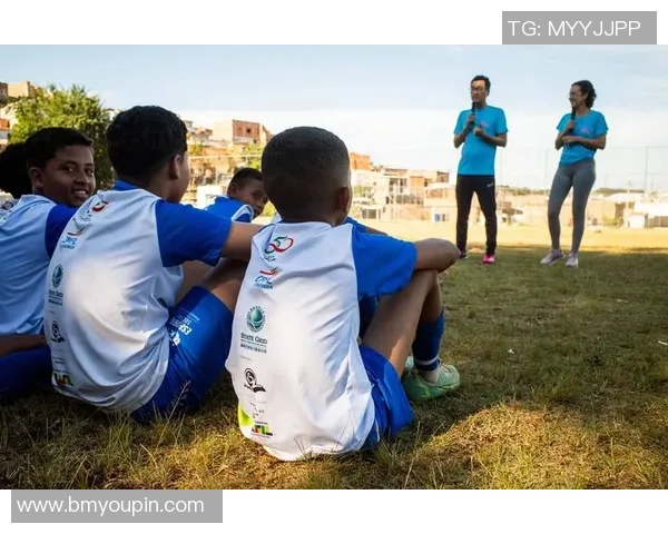 聚焦足球巨星专属战靴揭秘球员足下风采与绿茵传奇故事 聚焦足球巨星专属战靴揭秘球员足下风采与绿茵传奇故事